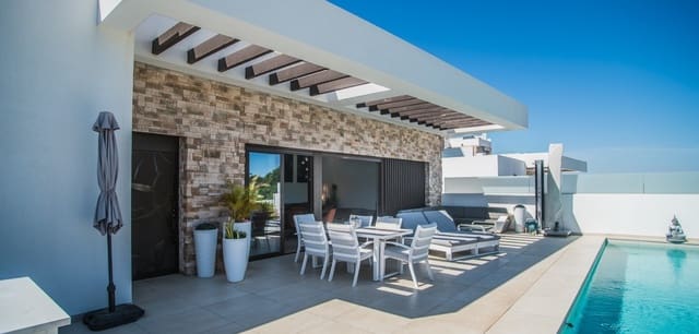 Chalet de 4 habitaciones en Rojales en venta con piscina - 745.000 € (Ref: 10082015)