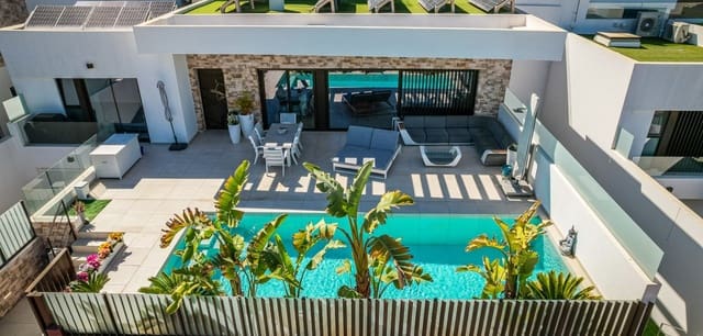 Chalet de 4 habitaciones en Rojales en venta con piscina - 745.000 € (Ref: 10082015)