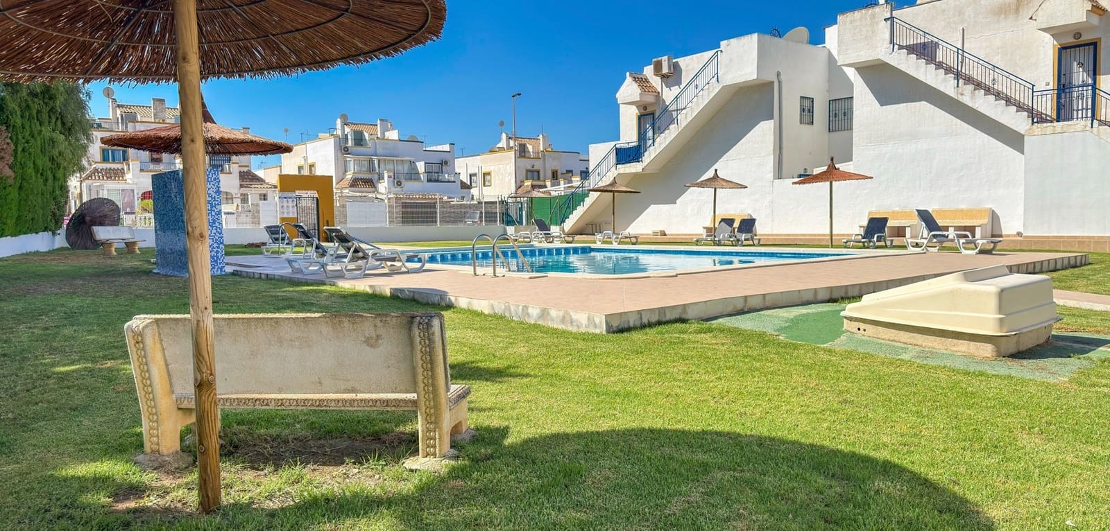 3 Zimmer Apartment zu verkaufen in Torrevieja mit Pool - 159.000 € (Ref: 10086754)