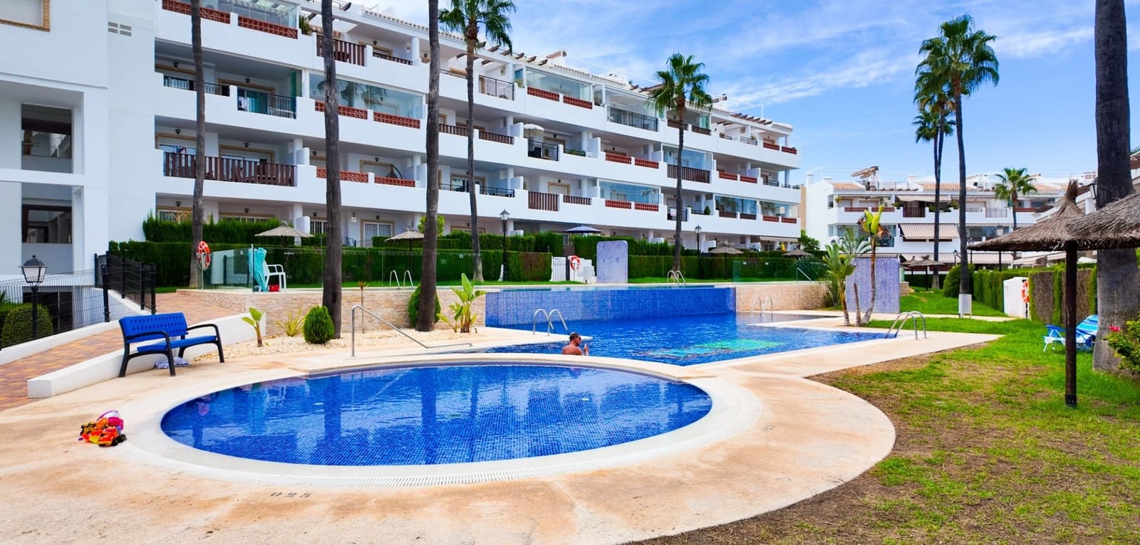 Apartamento de 2 habitaciones en Villamartin en venta con piscina - 269.000 € (Ref: 10091347)