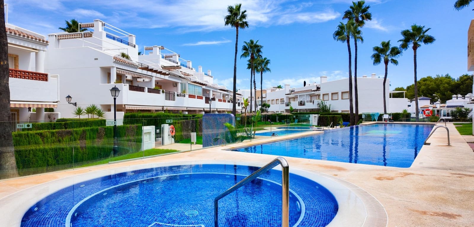Apartamento de 2 habitaciones en Villamartin en venta con piscina - 269.000 € (Ref: 10091347)