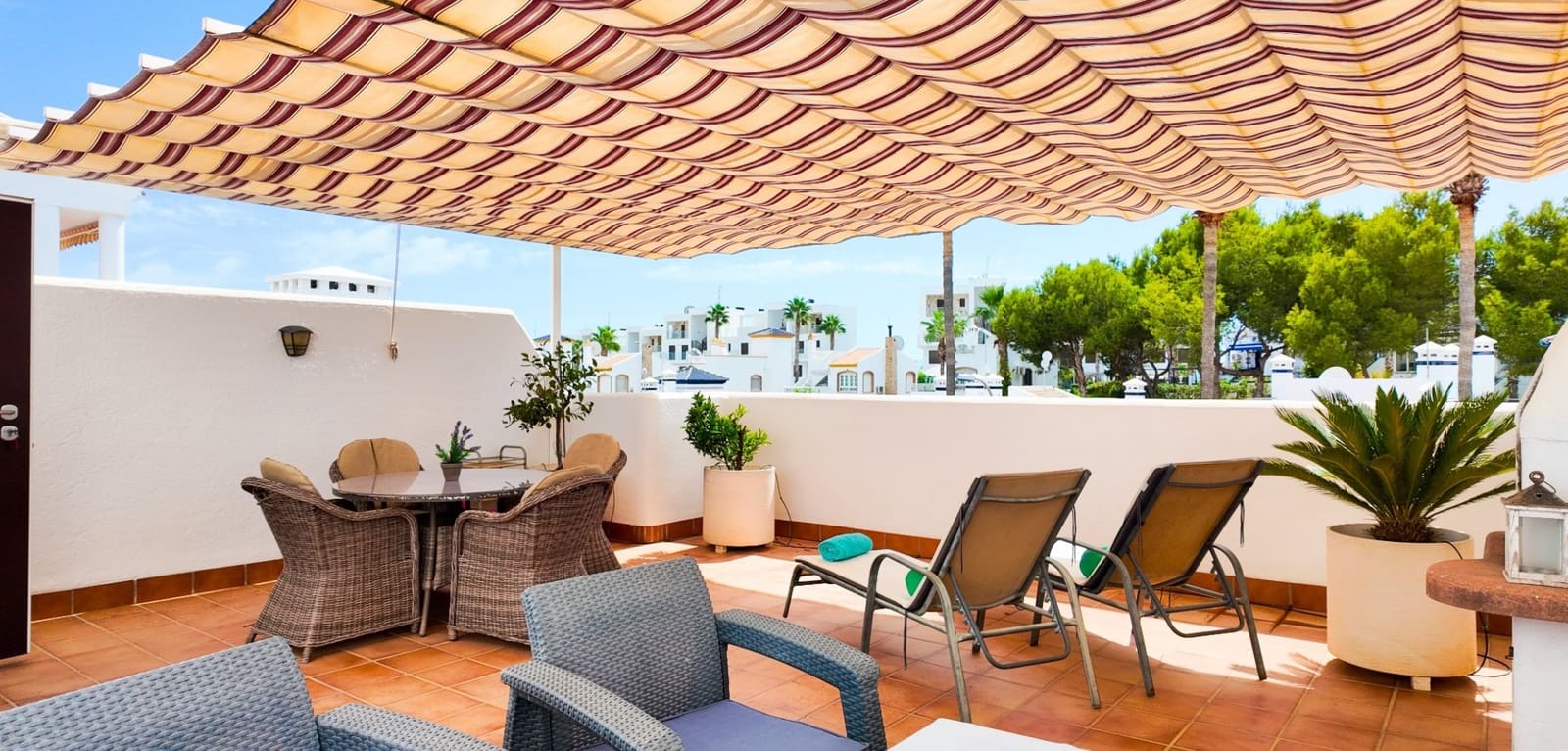 Apartamento de 2 habitaciones en Villamartin en venta con piscina - 269.000 € (Ref: 10091347)