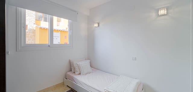 3 slaapkamer Appartement te koop in Punta Prima, Orihuela met zwembad garage - € 350.000 (Ref: 10098464)