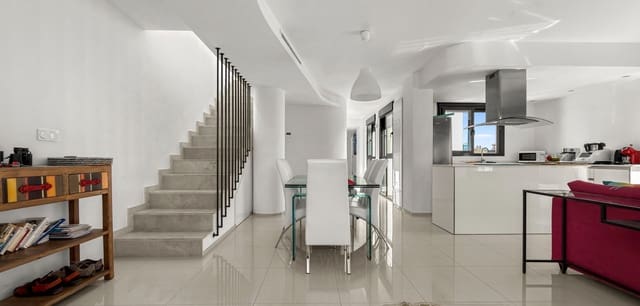 Apartamento de 3 habitaciones en La Zenia, Orihuela en venta con piscina garaje - 510.000 € (Ref: 10099480)