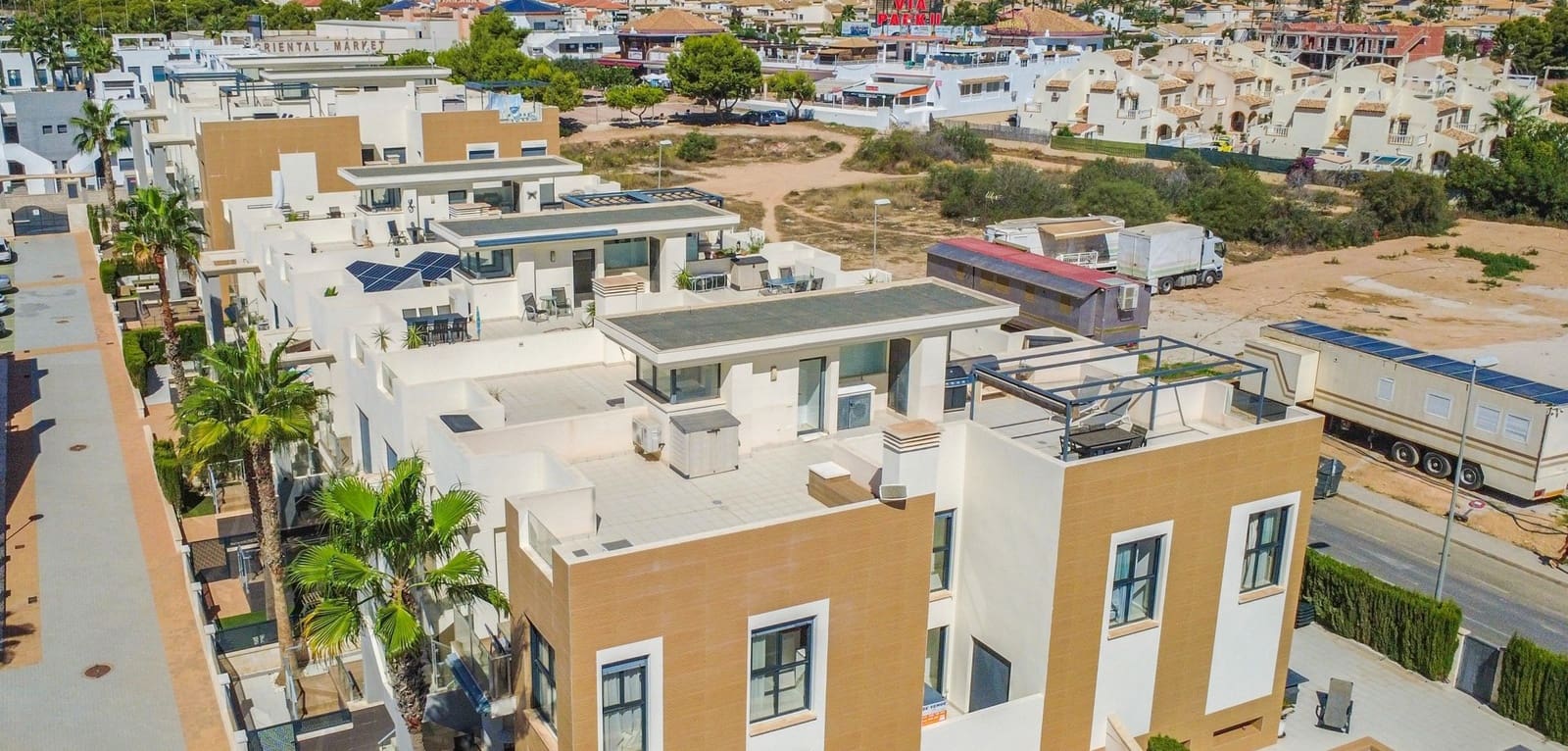 3 soveværelse Lejlighed til salg i La Zenia med swimmingpool garage - € 510.000 (Ref: 10099480)
