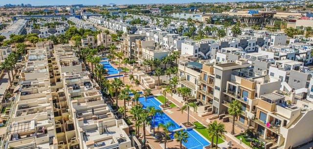 Apartamento de 3 habitaciones en La Zenia, Orihuela en venta con piscina garaje - 510.000 € (Ref: 10099480)
