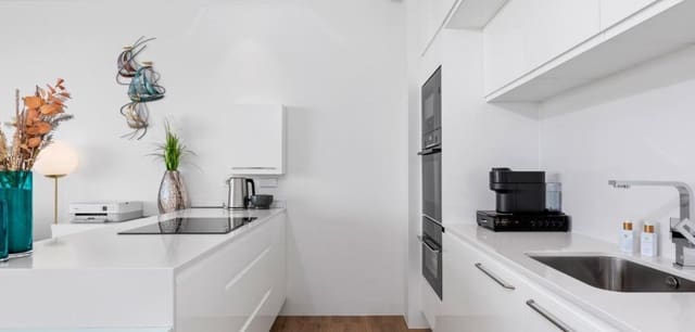 Apartamento de 2 habitaciones en Las Colinas Golf, Orihuela en venta con piscina garaje - 475.000 € (Ref: 10125021)