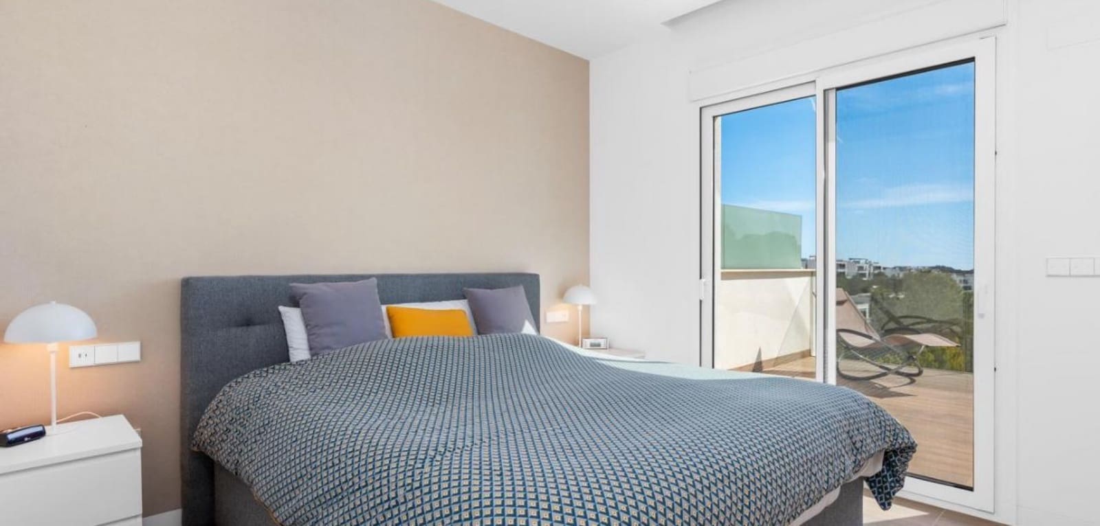 Apartamento de 2 habitaciones en Las Colinas Golf en venta con piscina garaje - 475.000 € (Ref: 10125021)