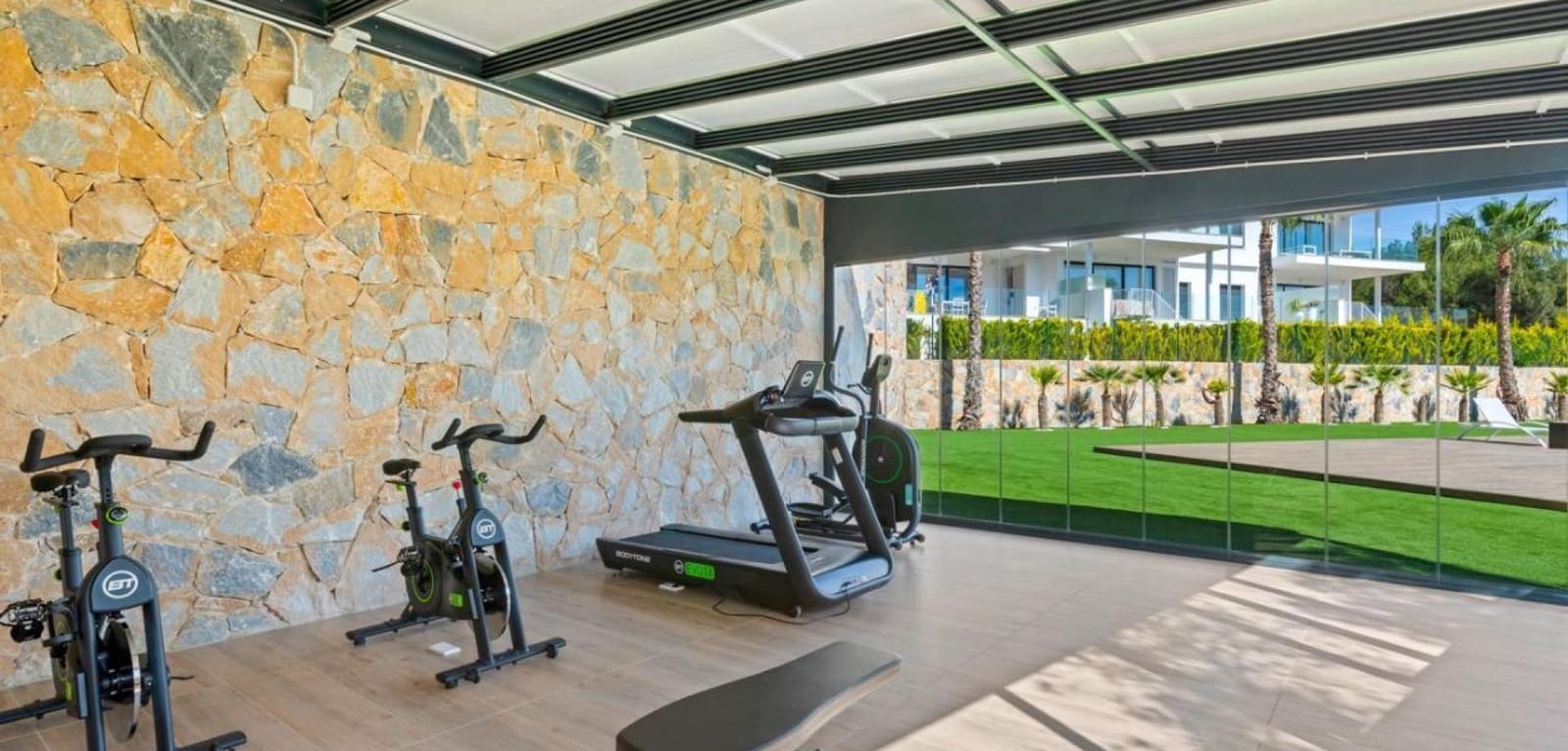 Apartamento de 2 habitaciones en Las Colinas Golf en venta con piscina garaje - 475.000 € (Ref: 10125021)