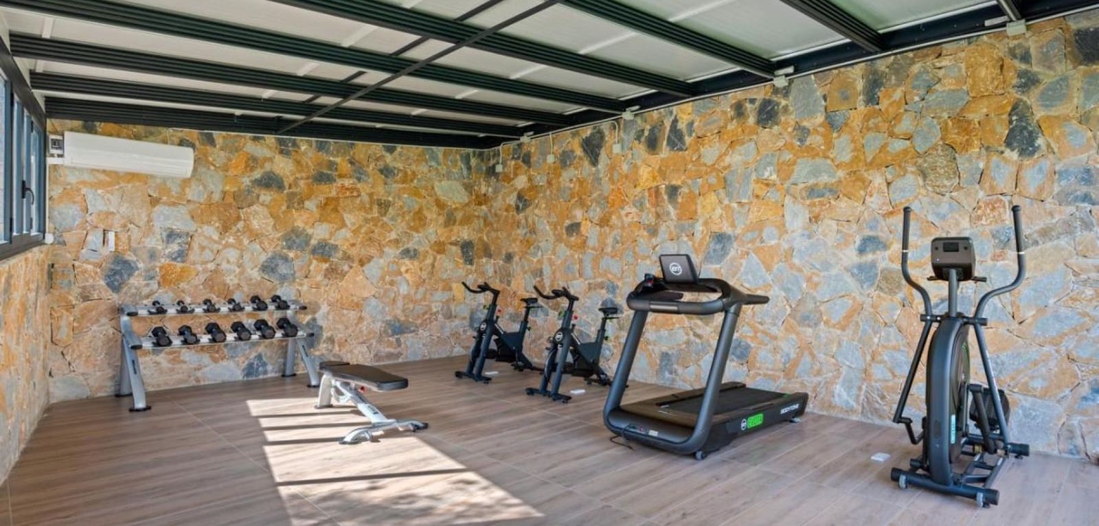 Apartamento de 2 habitaciones en Las Colinas Golf en venta con piscina garaje - 475.000 € (Ref: 10125021)