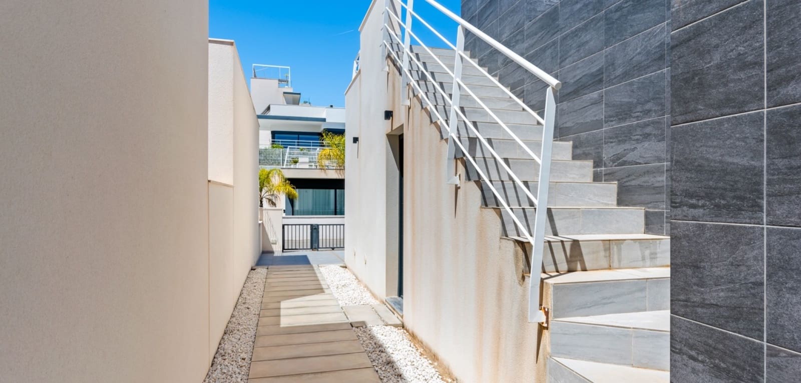 5 slaapkamer Villa te koop in San Miguel de Salinas met zwembad garage - € 499.990 (Ref: 10135028)