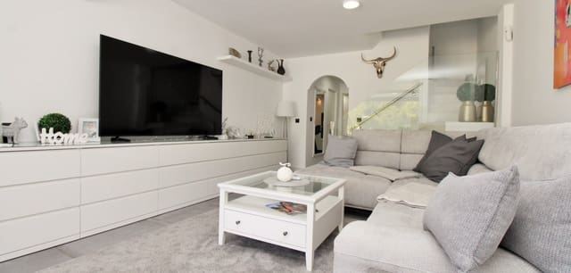 3 soverom Villa til salgs i Mil Palmeras, Pilar de la Horadada med svømmebasseng - € 395 000 (Ref: 10135032)