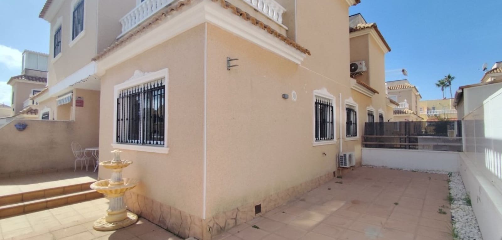 3 quarto Casa em Banda para venda em Cabo Roig com piscina - 265 000 € (Ref: 10135035)
