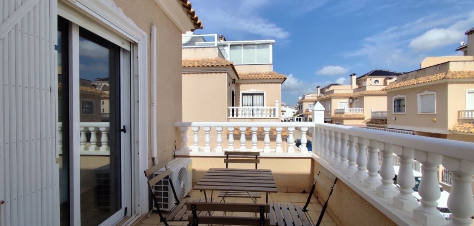 3 quarto Casa em Banda para venda em Cabo Roig com piscina - 265 000 € (Ref: 10135035)