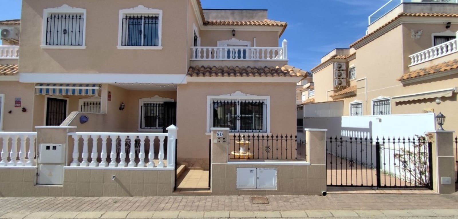 3 quarto Casa em Banda para venda em Cabo Roig com piscina - 265 000 € (Ref: 10135035)