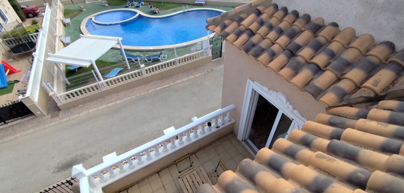 3 quarto Casa em Banda para venda em Cabo Roig com piscina - 265 000 € (Ref: 10135035)