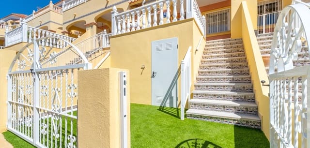 2 soverom Hus til salgs i Campoamor, Orihuela med svømmebasseng - € 229 800 (Ref: 10135037)