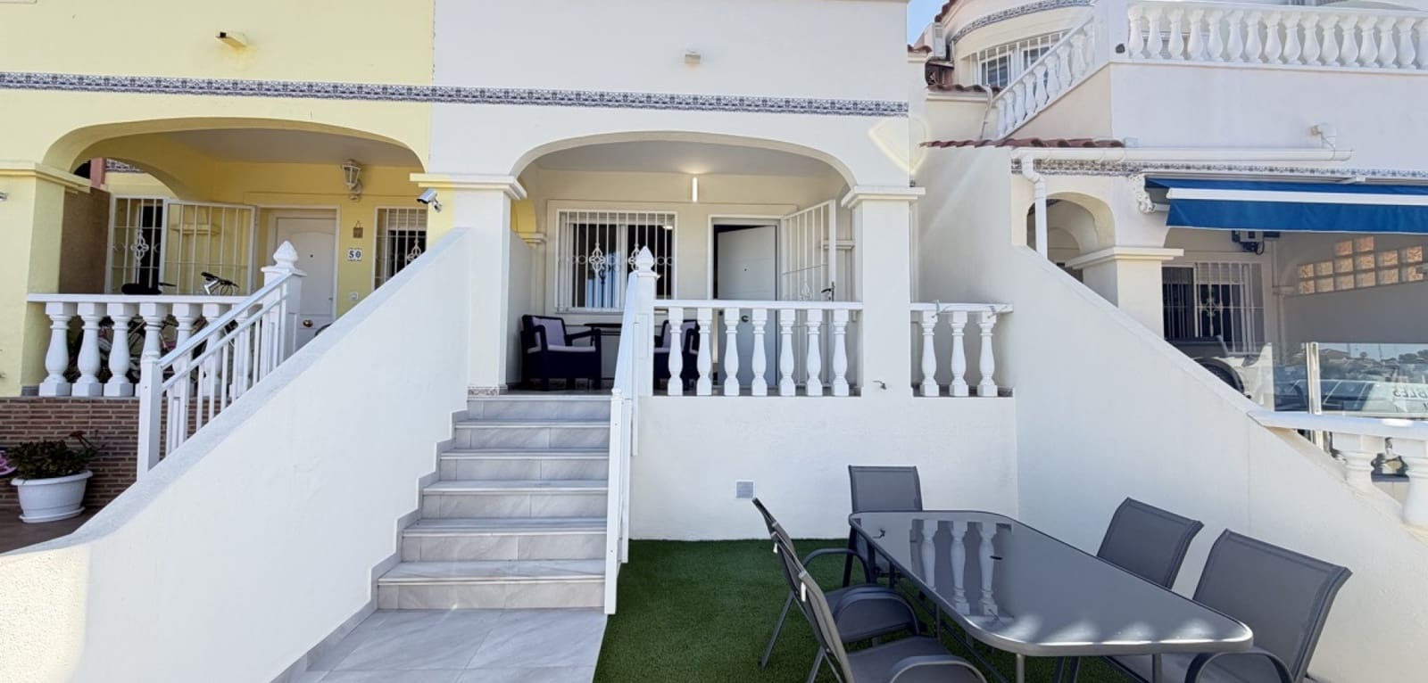 3 quarto Casa em Banda para venda em Villamartin com piscina - 199 995 € (Ref: 10144765)