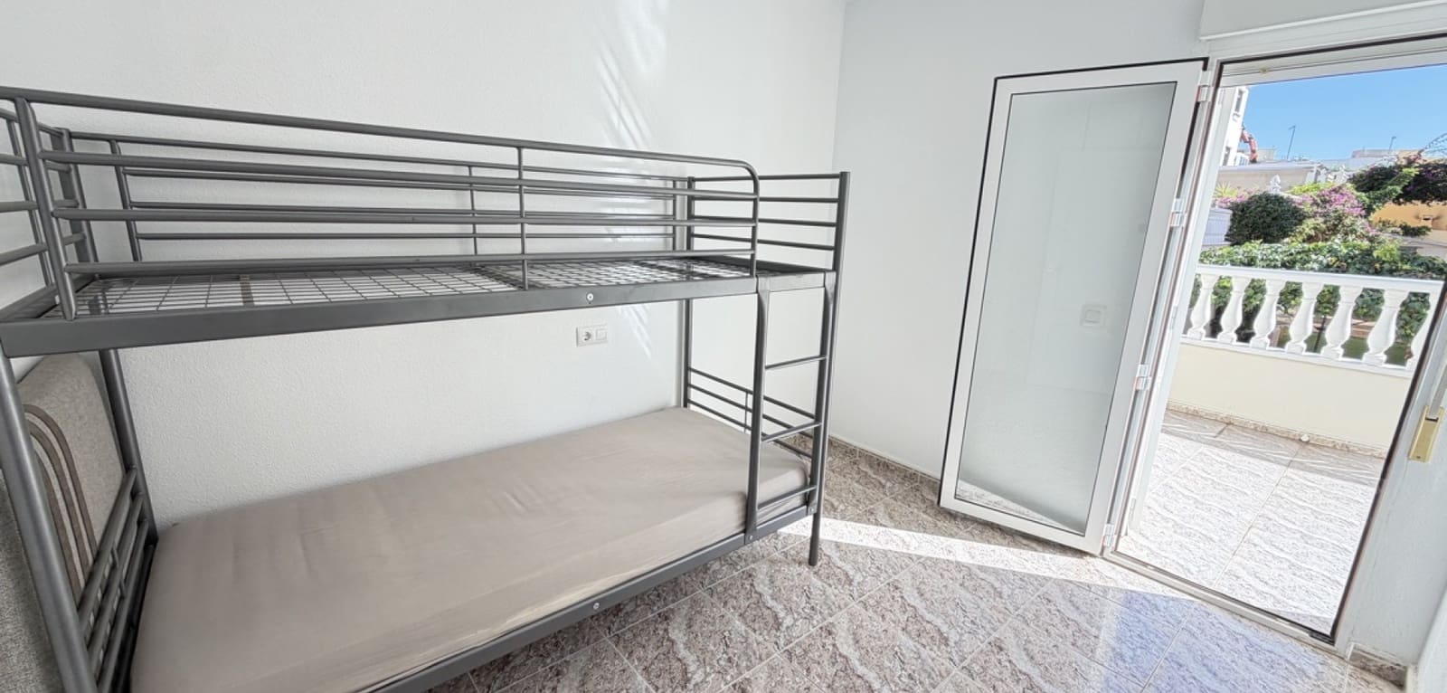 3 quarto Casa em Banda para venda em Villamartin com piscina - 199 995 € (Ref: 10144765)