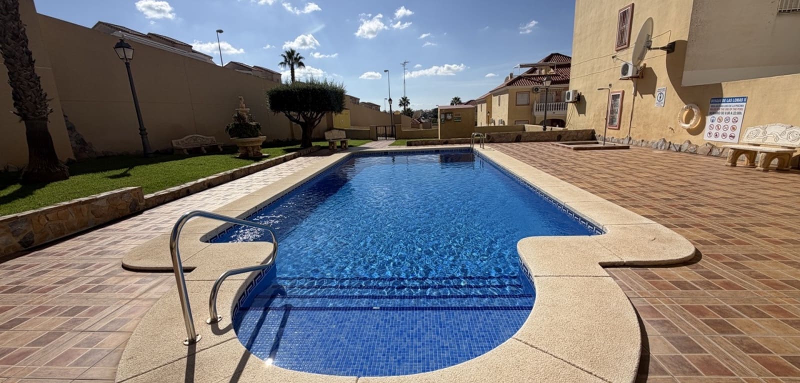3 quarto Casa em Banda para venda em Villamartin com piscina - 199 995 € (Ref: 10144765)