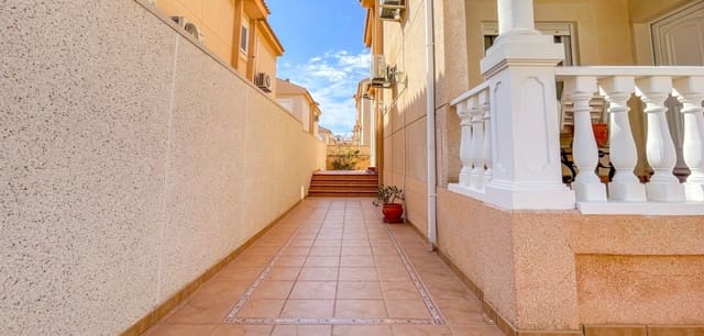 3 makuuhuone Paritalo myytävänä paikassa Cabo Cervera, Torrevieja mukana 
autotalli - 405 000 € (Ref: 10155564)