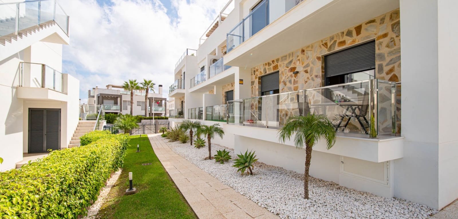 Apartamento de 2 habitaciones en Orihuela Costa en venta con piscina garaje - 270.000 € (Ref: 10155879)