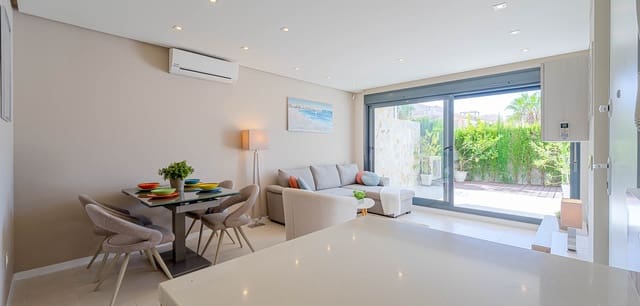 Apartamento de 2 habitaciones en Punta Prima, Orihuela en venta con piscina garaje - 270.000 € (Ref: 10155879)
