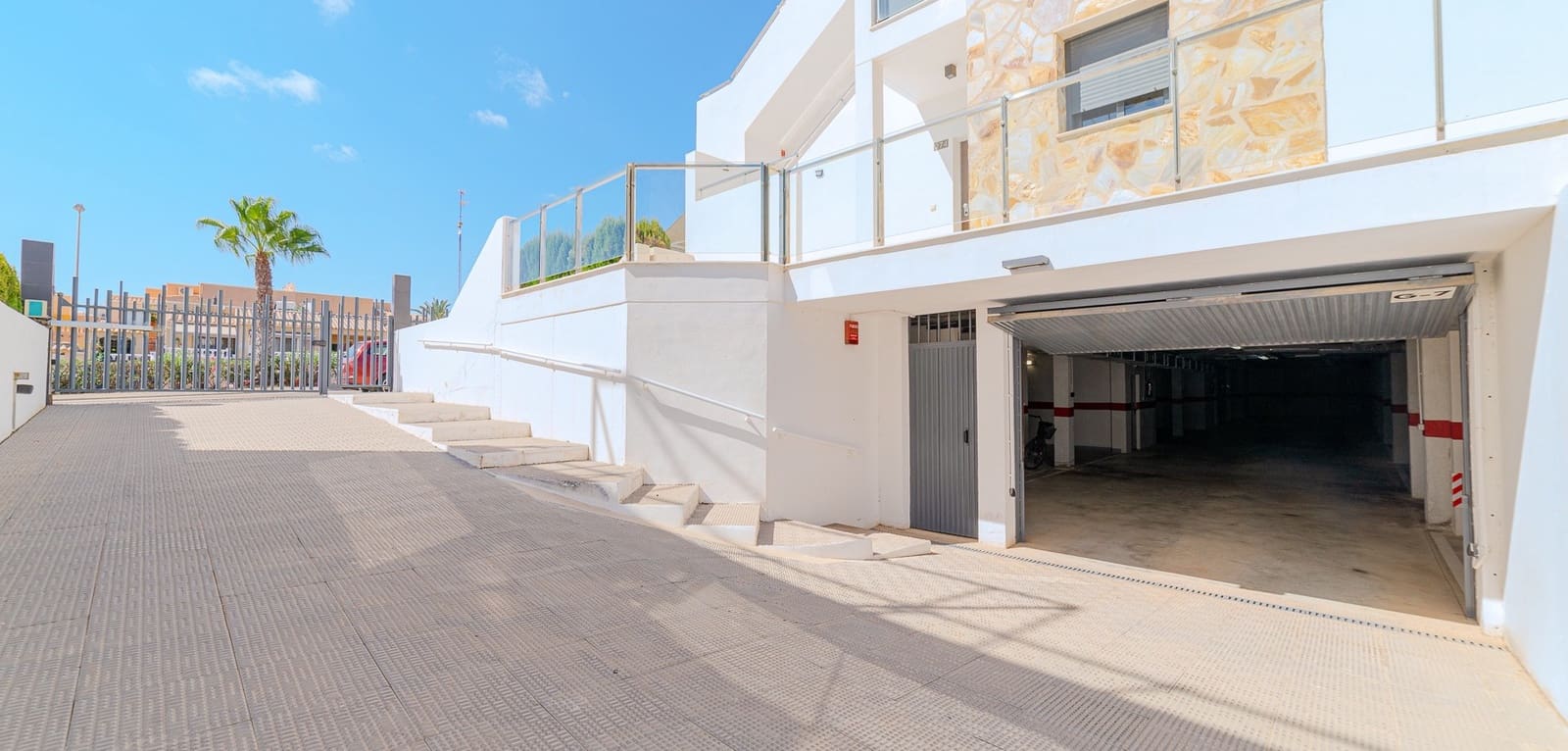 Apartamento de 2 habitaciones en Orihuela Costa en venta con piscina garaje - 270.000 € (Ref: 10155879)