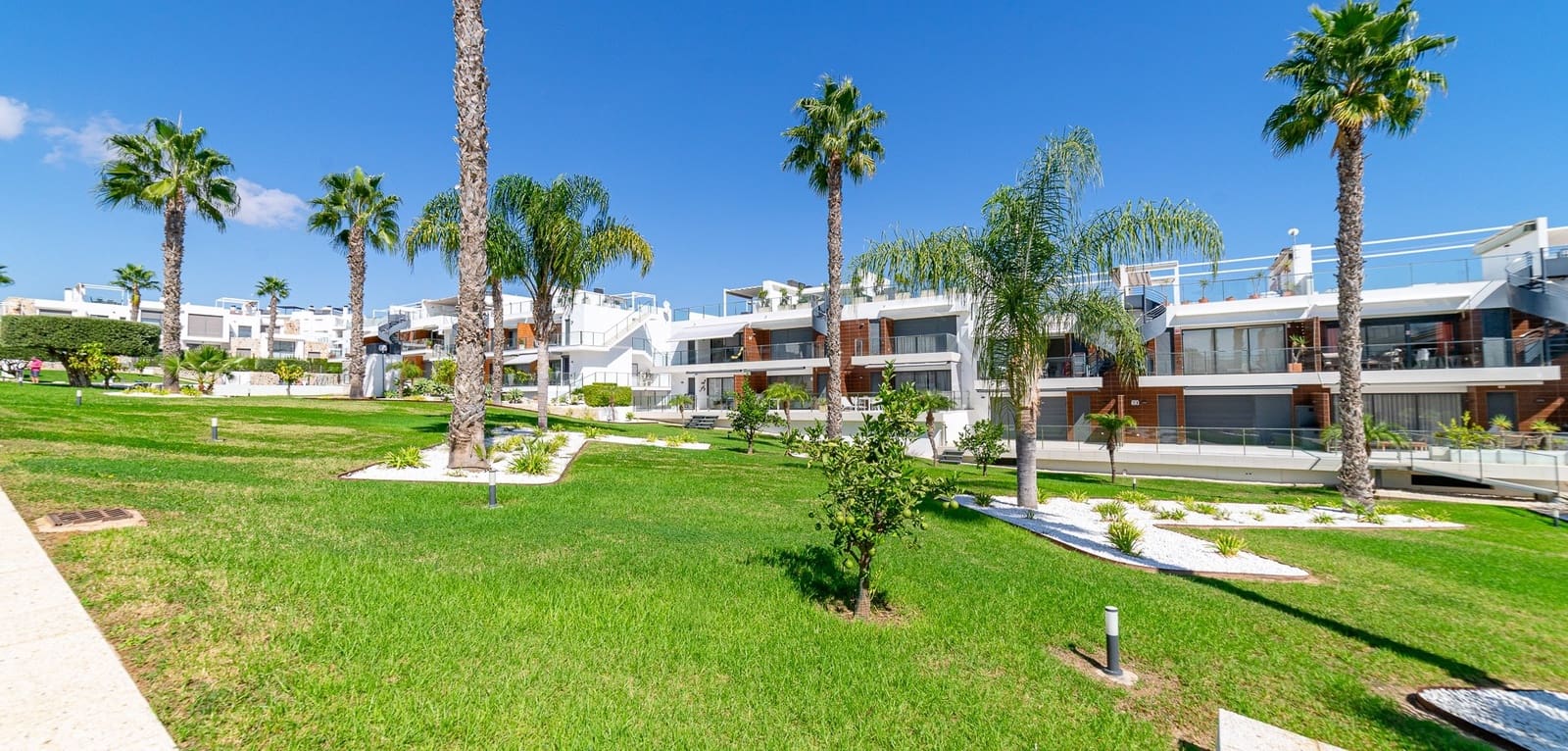 Apartamento de 2 habitaciones en Orihuela Costa en venta con piscina garaje - 270.000 € (Ref: 10155879)