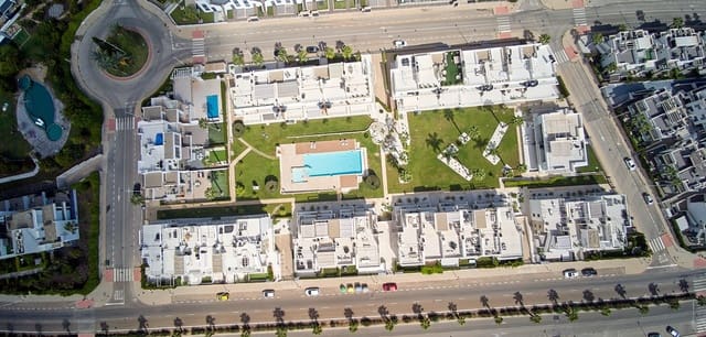 Apartamento de 2 habitaciones en Punta Prima, Orihuela en venta con piscina garaje - 270.000 € (Ref: 10155879)