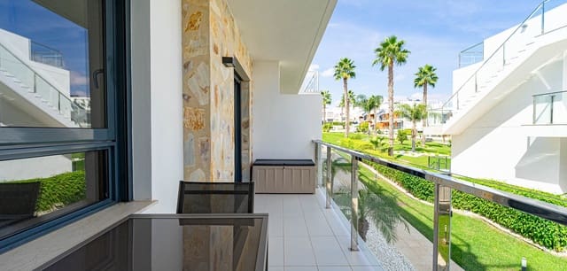 Apartamento de 2 habitaciones en Punta Prima, Orihuela en venta con piscina garaje - 270.000 € (Ref: 10155879)