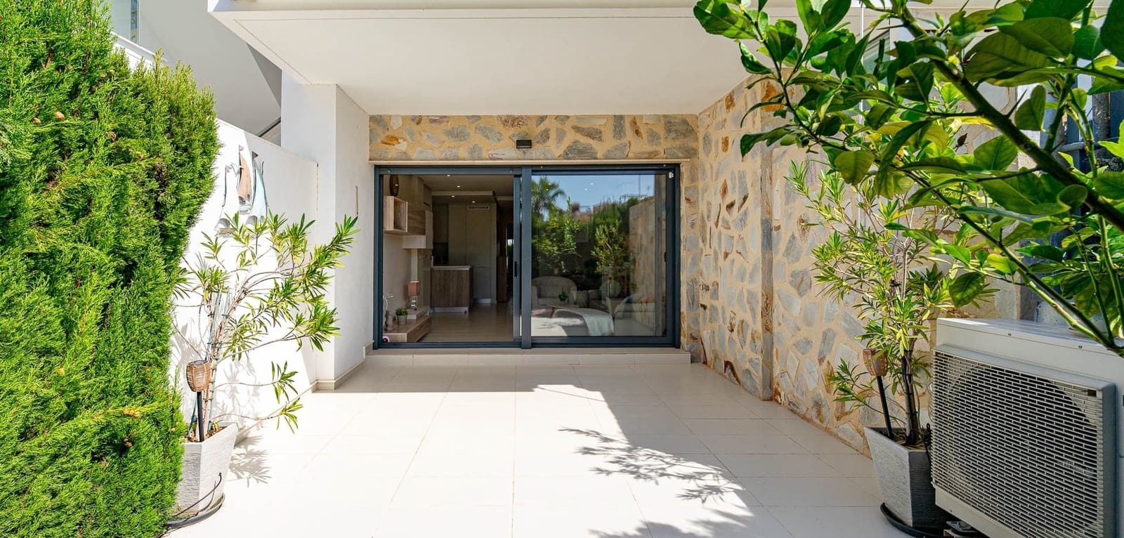 Apartamento de 2 habitaciones en Orihuela Costa en venta con piscina garaje - 270.000 € (Ref: 10155879)