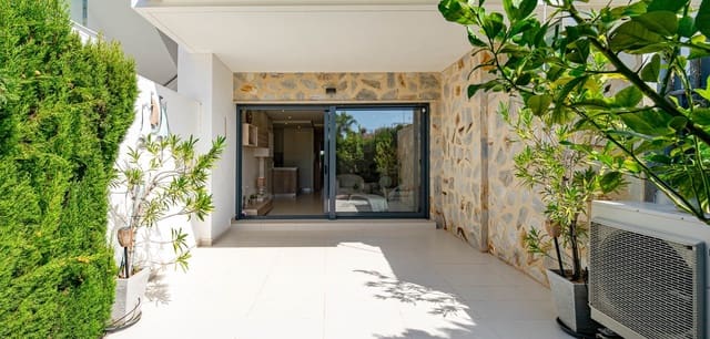 Apartamento de 2 habitaciones en Punta Prima, Orihuela en venta con piscina garaje - 270.000 € (Ref: 10155879)
