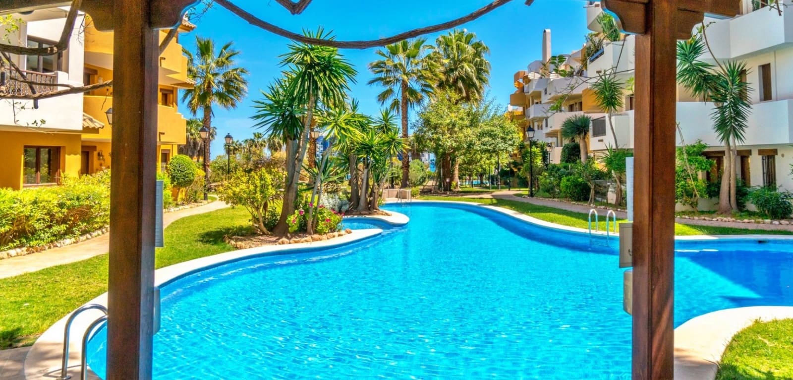 Apartamento de 2 habitaciones en Orihuela Costa en venta con piscina garaje - 289.000 € (Ref: 10155880)