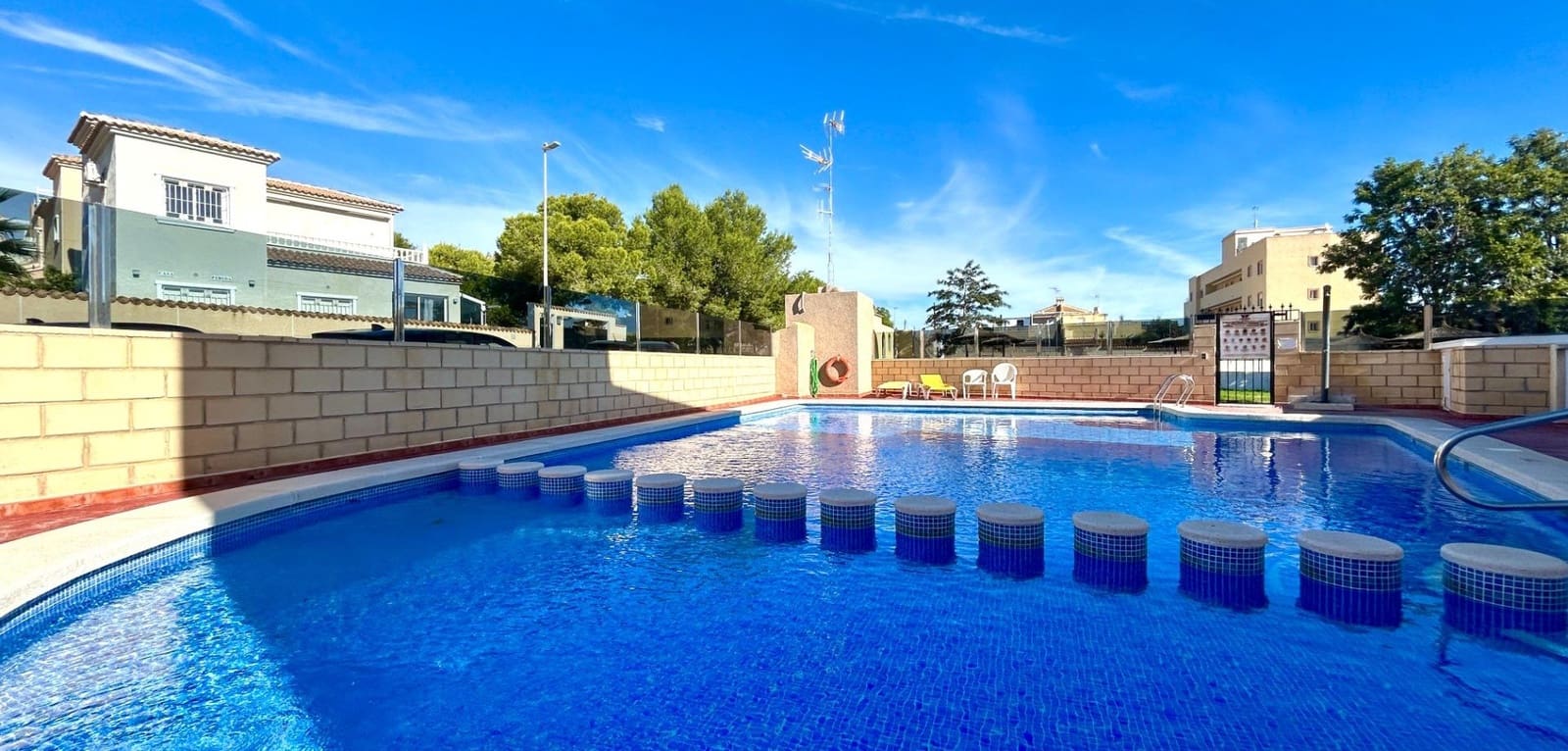 2 sypialnia Bungalow na sprzedaż w Orihuela Costa z basenem - 193 900 € (Ref: 10159976)