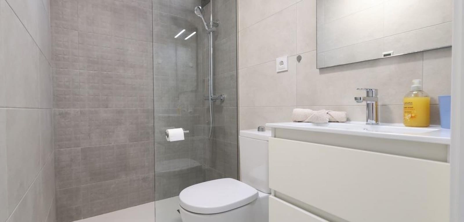 3 bedroom Villa for sale in Villamartin with pool - € 450,000 (Ref: 10159977)