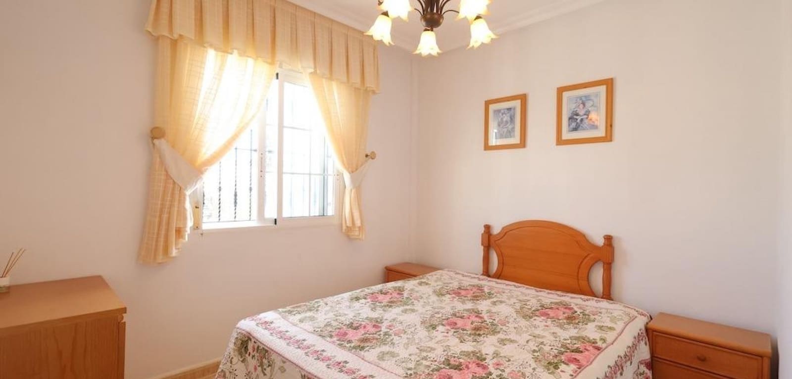 3 soveværelse Villa til salg i Villamartin med swimmingpool garage - € 360.000 (Ref: 10163246)