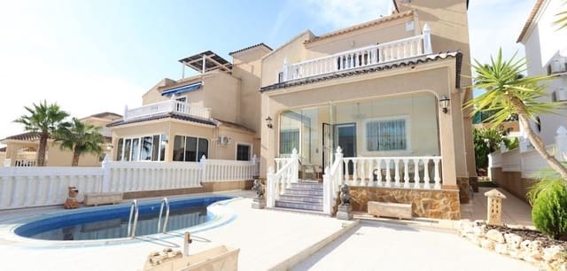 3 soveværelse Villa til salg i Villamartin, Orihuela med swimmingpool garage - € 360.000 (Ref: 10163246)