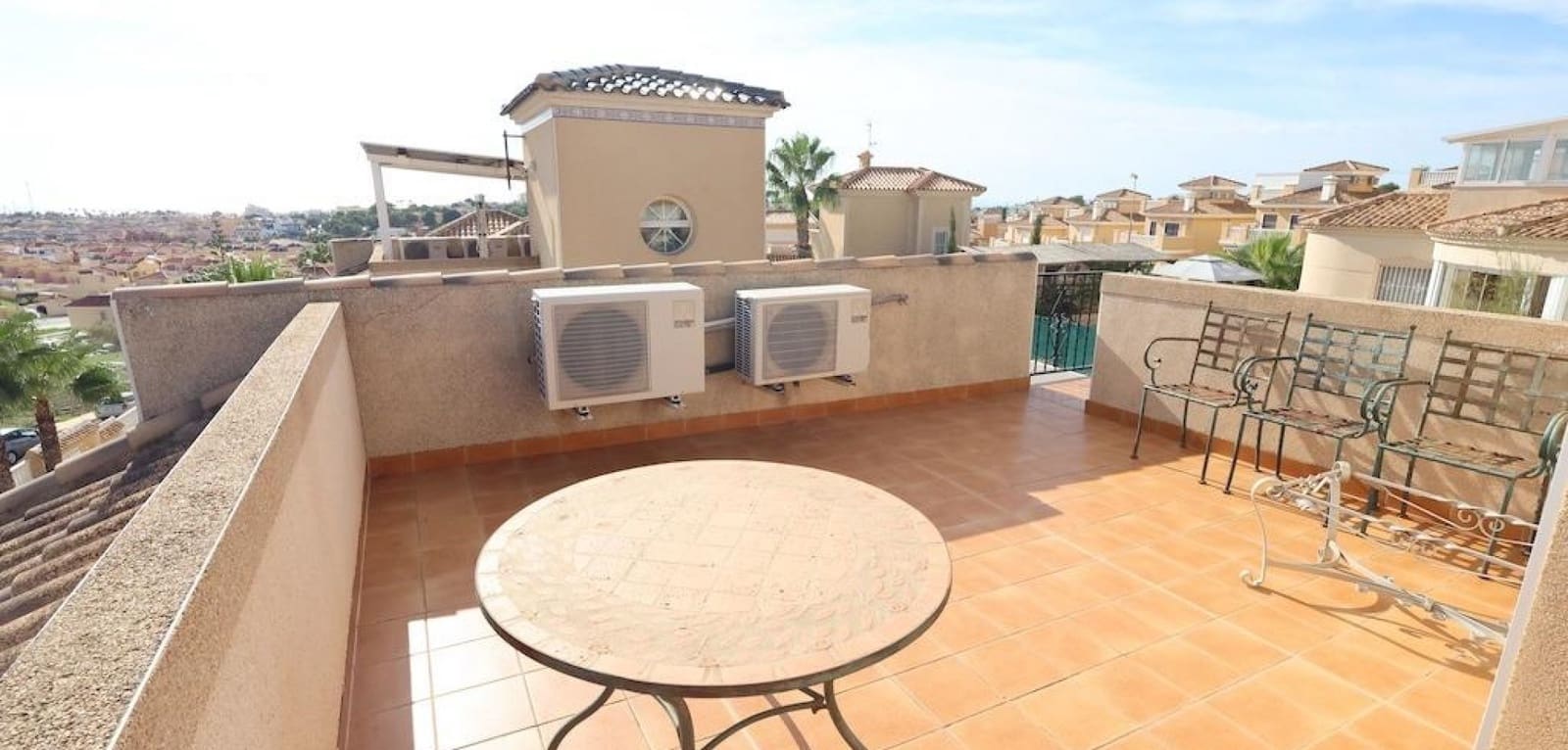3 soveværelse Villa til salg i Villamartin med swimmingpool garage - € 360.000 (Ref: 10163246)