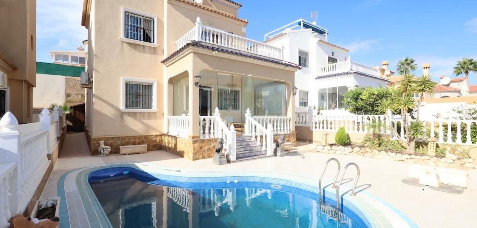3 soveværelse Villa til salg i Villamartin med swimmingpool garage - € 360.000 (Ref: 10163246)