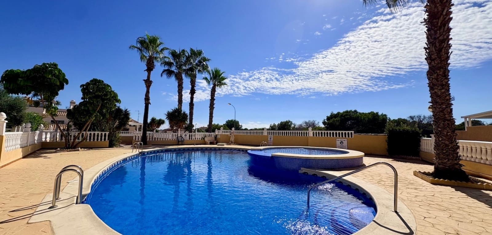 3 soveværelse Byhus til salg i Playa Flamenca med swimmingpool - € 225.000 (Ref: 10165374)