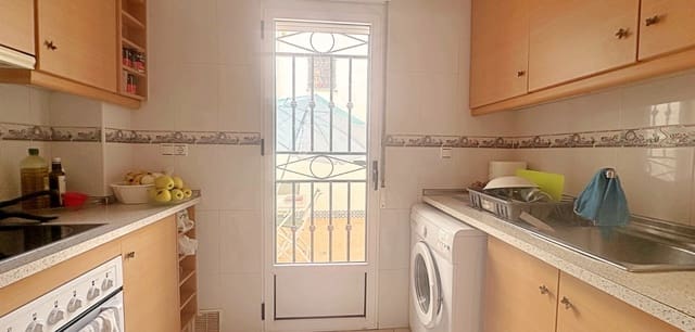 2 soverom Bungalow til salgs i Torrevieja med svømmebasseng - € 162 500 (Ref: 10168838)