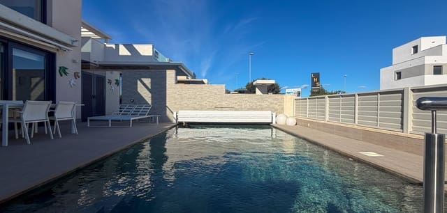 4 Zimmer Villa zu verkaufen in San Miguel de Salinas mit Pool - 575.000 € (Ref: 10172326)