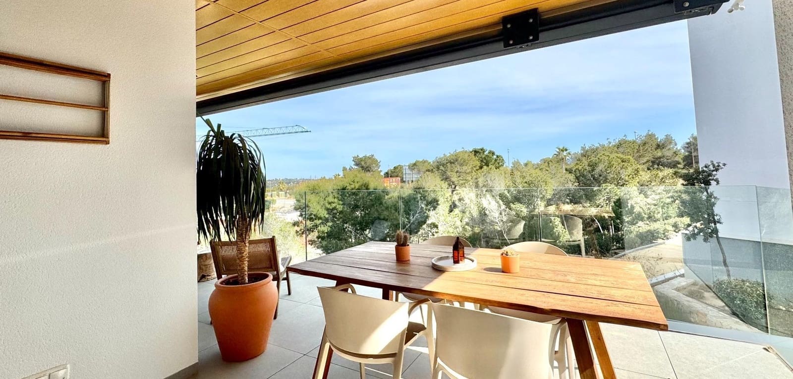 Apartamento de 2 habitaciones en Las Colinas Golf en venta con piscina garaje - 379.900 € (Ref: 10172327)