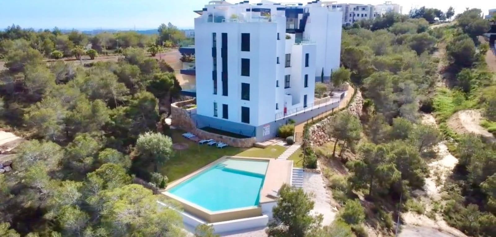 Apartamento de 2 habitaciones en Las Colinas Golf en venta con piscina garaje - 379.900 € (Ref: 10172327)