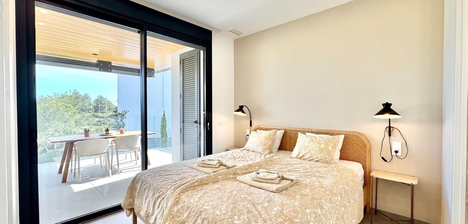 Apartamento de 2 habitaciones en Las Colinas Golf en venta con piscina garaje - 379.900 € (Ref: 10172327)