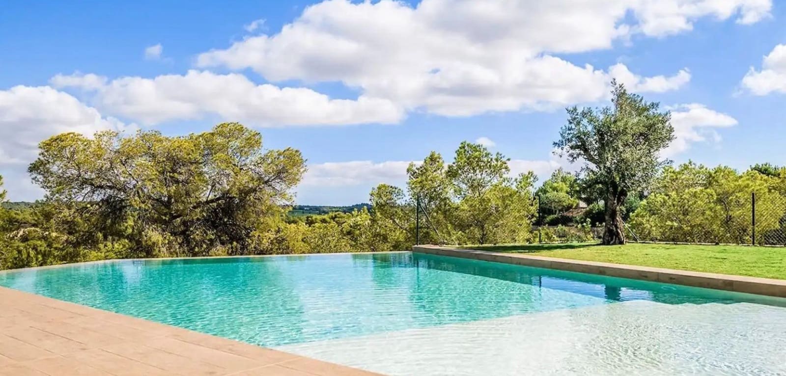 Apartamento de 2 habitaciones en Las Colinas Golf en venta con piscina garaje - 379.900 € (Ref: 10172327)