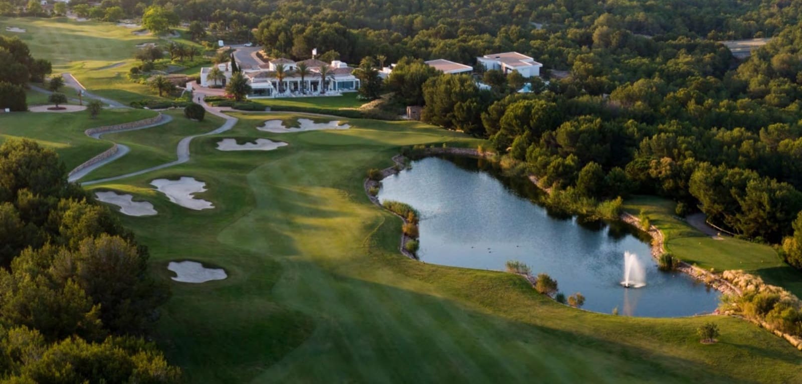 Apartamento de 2 habitaciones en Las Colinas Golf en venta con piscina garaje - 379.900 € (Ref: 10172327)