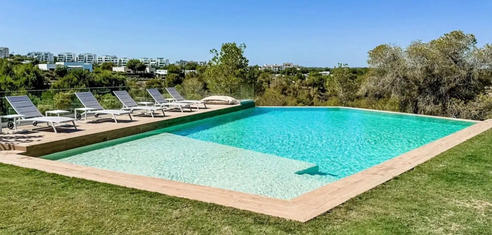 Apartamento de 2 habitaciones en Las Colinas Golf en venta con piscina garaje - 379.900 € (Ref: 10172327)