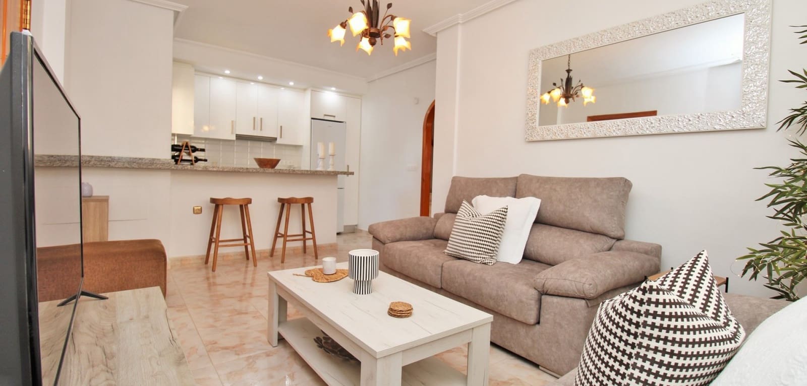 3 soveværelse Byhus til salg i Villamartin med swimmingpool garage - € 219.995 (Ref: 10175491)